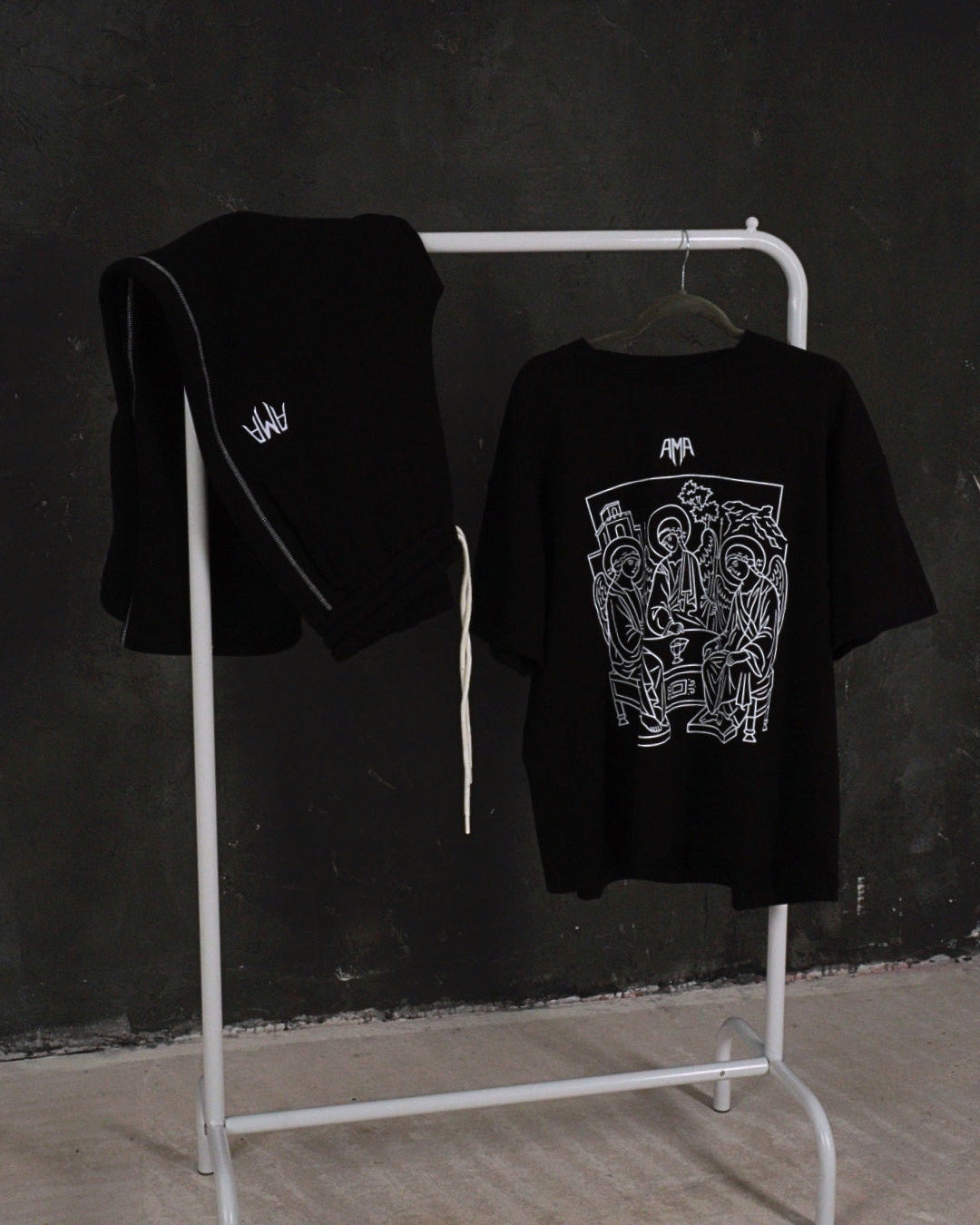 HOLY TRINITY TEE AMARTIA
